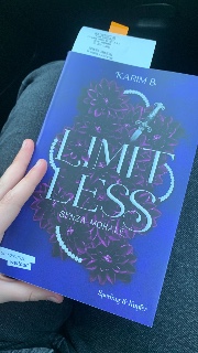 𝐋𝐚𝐥𝐥𝐚☆彡's avatar