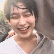 Raisa🧃🌱's avatar