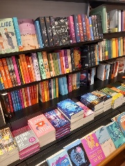 Gloria (book 4ever📚🌍❤️‍🩹)'s avatar