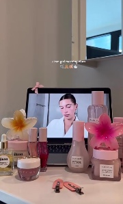 αєѕтнєтι¢_¢нαηηєℓ's avatar