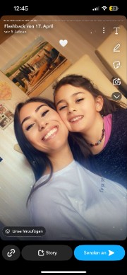 Almina 🥰's avatar