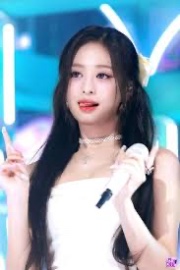 Little Ahyeon's avatar
