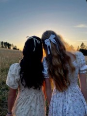 ✨️Summer Besties🥥's avatar