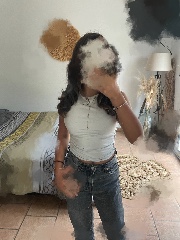 Mélya🪩✨'s avatar