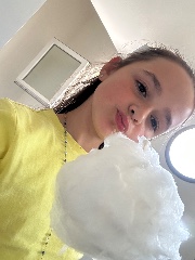 Léna🌺🌕🍀's avatar