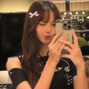 Bii 🦊🍄's avatar