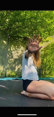 Mimi 🦋🐢🍀's avatar