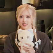 Little Rosé 's avatar