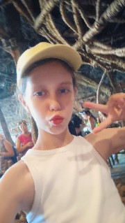 Emilia ✨🎆💌's avatar