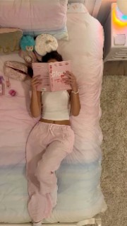 𝐁𝐲.𝐧𝐚𝐲𝐥𝐚's avatar