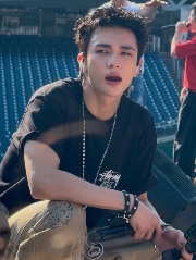 ℋ𝓌𝒶𝓃𝑔 𝒮𝓎𝓇𝒾𝓃𝑒's avatar