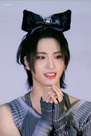 Manon. _ . 8🐸's avatar