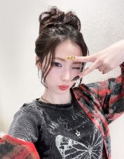 Suji🌹 ᏝᎾᏉᎬᏕ 🌹🐿🏹🐝's avatar