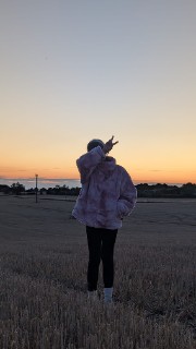 Chloe x🌸✌'s avatar