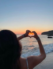 𝐯𝐢𝐤𝐢🌷✨'s avatar