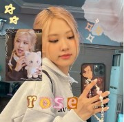 Rosé's avatar