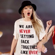 Journalisticswiftie💖's avatar