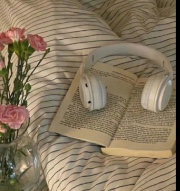 𝓚𝓲𝓶 Cᴴᴬᴺᴺᴱᴸ🏝️☆ 's avatar