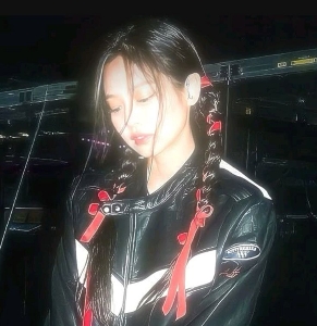 𝐉𝐄𝐍𝐋𝐄𝐄's avatar