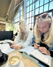 𝒞𝐥𝐞𝐚𝐧 𝒮𝐭𝐮𝐝𝐲𝐢𝐧𝐠 's avatar