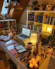 That smart girl 's avatar