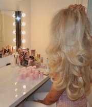 random polls🩷's avatar