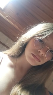 Lola Miravet's avatar