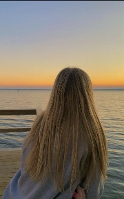 𝐄𝐥𝐞𝐚𝐧𝐨𝐫 !!🤍🪞🥨's avatar