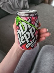 Lola🧸💐's avatar