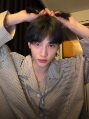 {Une fille simple}'s avatar