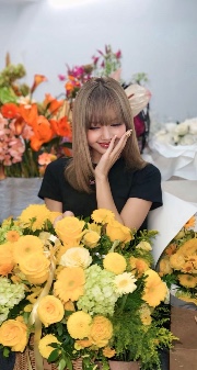 Iris 🫶🏻's avatar