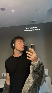 Lake Gang 🖤's avatar