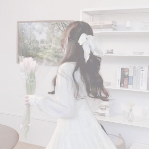 𝓨𝐮𝐢 ☁'s avatar