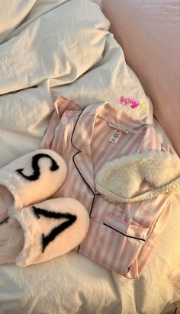 siya !! 🎧's avatar